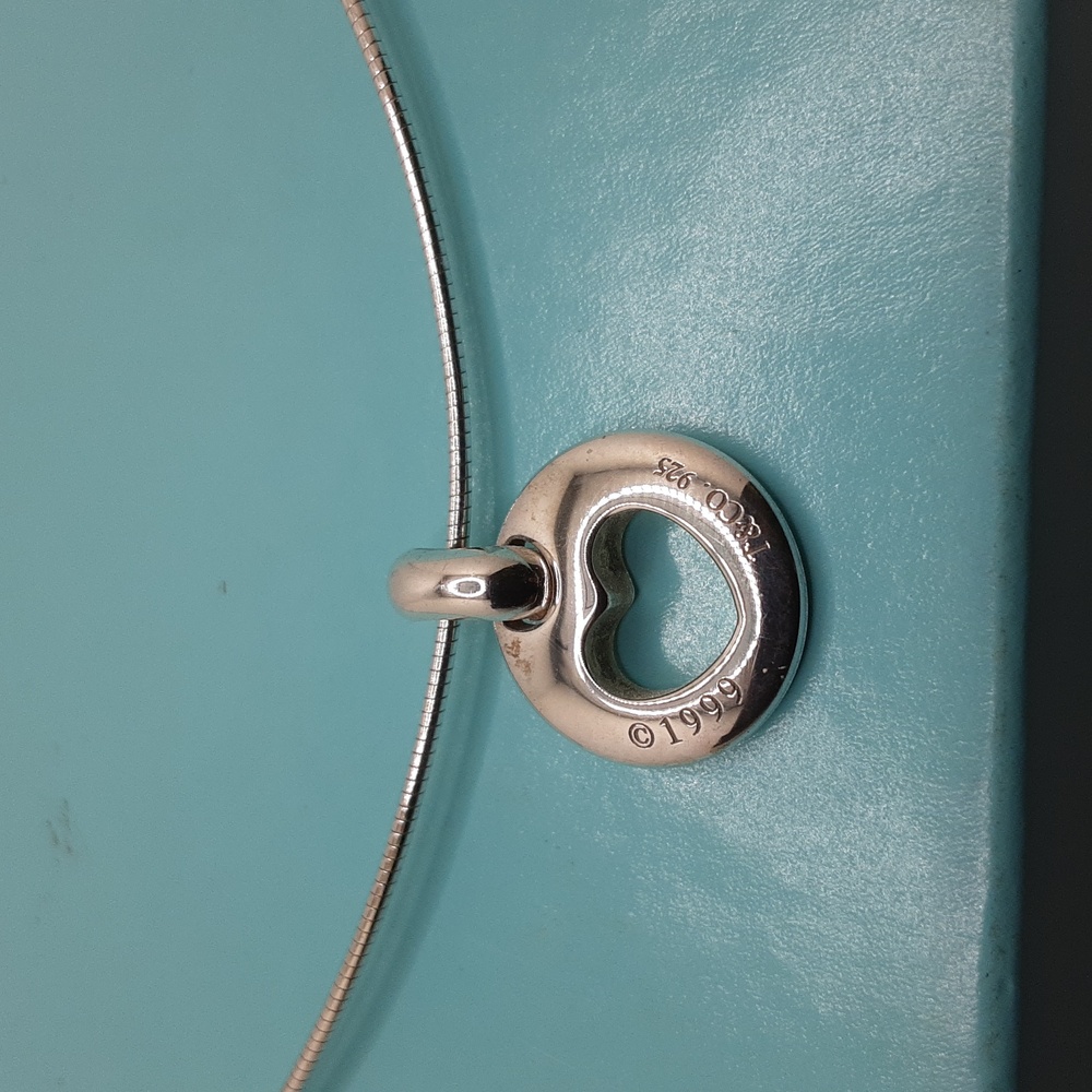 Authentic Tiffany & Co. Pierced Heart Pendant - Excellent Used Condition - Picture 12 of 13